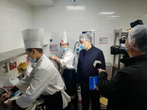 西海岸市場監(jiān)管局開展餐飲具專項整治，五家餐廳后廚接受監(jiān)督